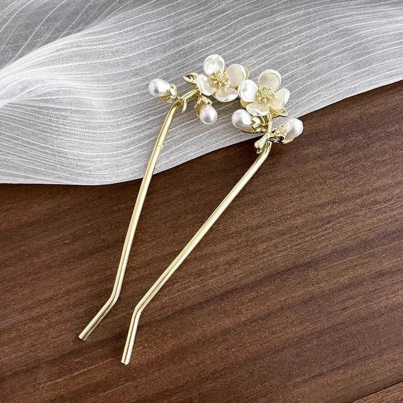 White Pearl Floral Metal Hair Fork