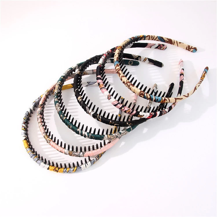 Printed Satin Ruched Headband With Teeth