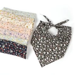 Country Flowers Print Tie-up Triangle Scarf