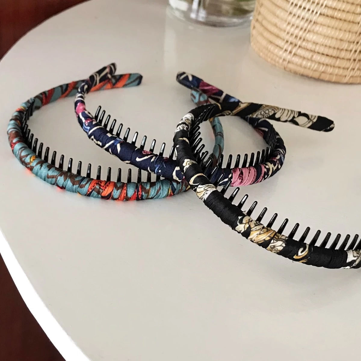 Printed Satin Ruched Headband With Teeth - Image 2