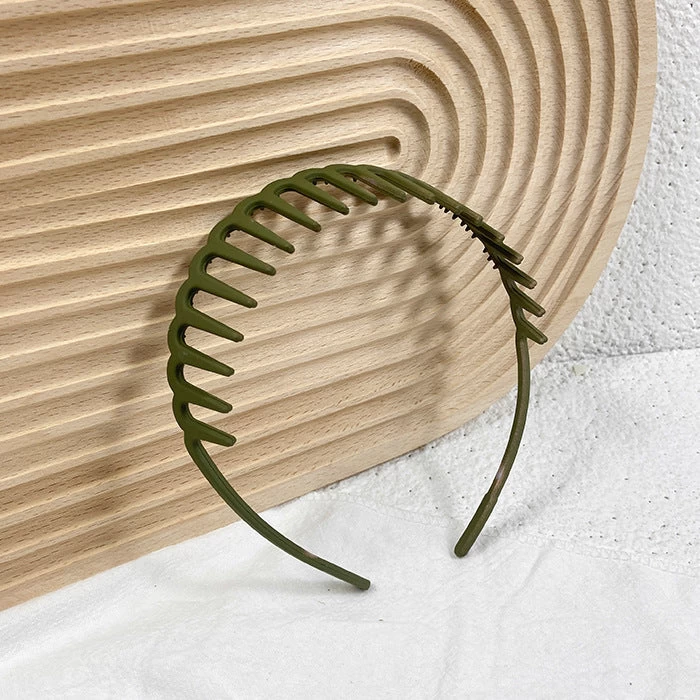Acrylic Headband With Long Teeth - Image 10