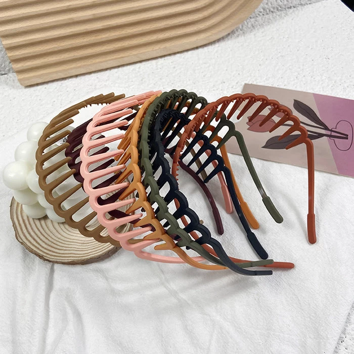 Acrylic Headband With Long Teeth - Image 2