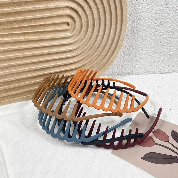 Acrylic Headband With Long Teeth - Image 3