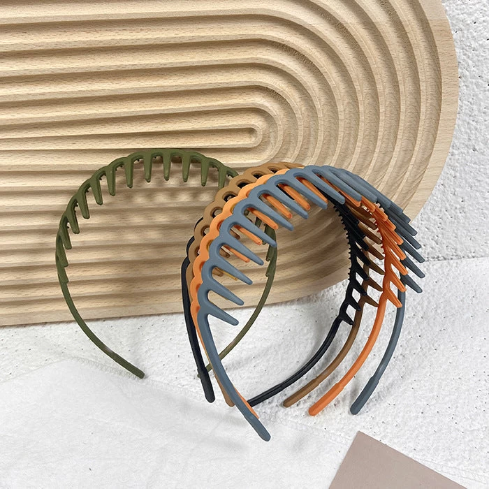 Acrylic Headband With Long Teeth - Image 4