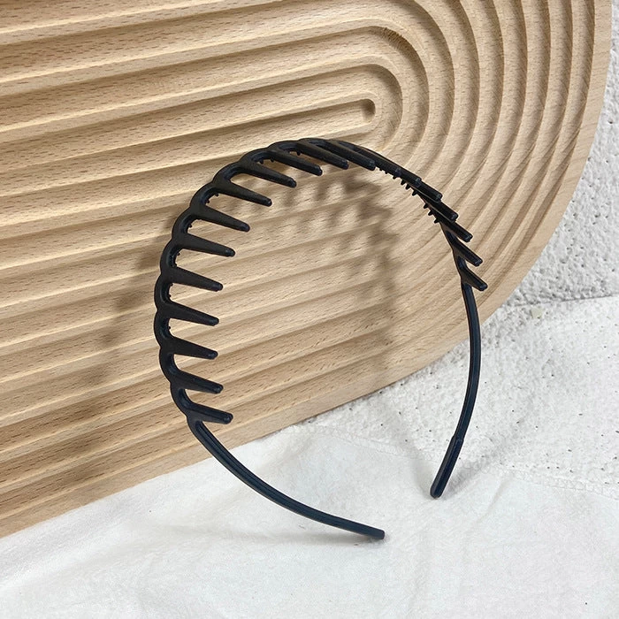 Acrylic Headband With Long Teeth - Image 9