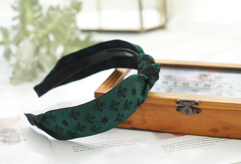 Bee Patterned Ribbon Knotted Headband - Image 10