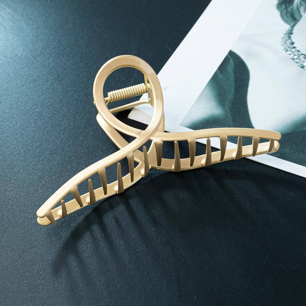 Matte Metal Hair Claw - Image 4