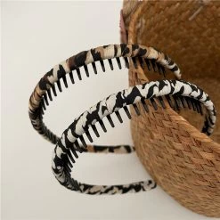 Leopard Prints Ruched Headband With Teeth