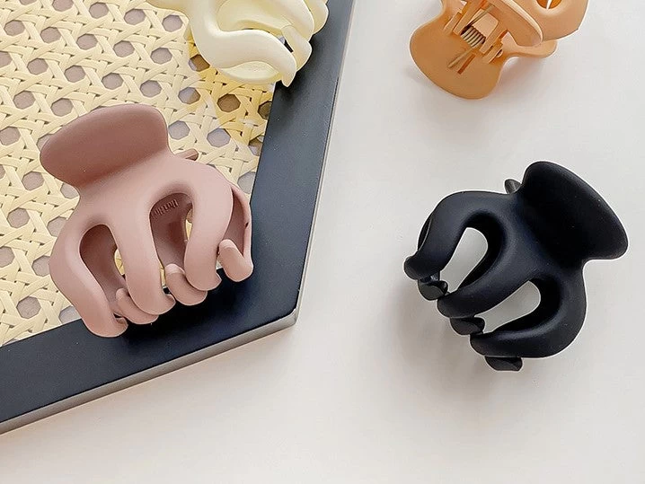 Matte Acrylic Small Hair Claw - Image 4