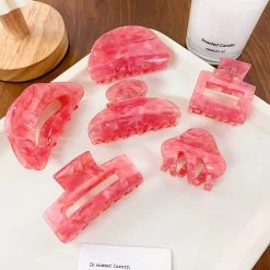 Acrylic Hair Claw In Glitter Pomegranate Pink