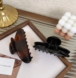 Black Resin Hair Claw