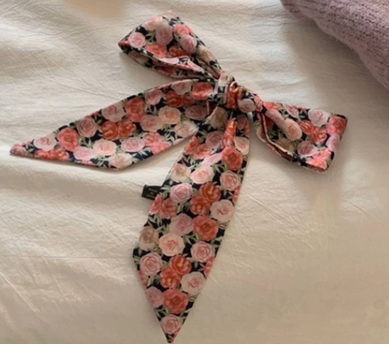 Red & Pink Roses Printed Hair Scarf - Image 2