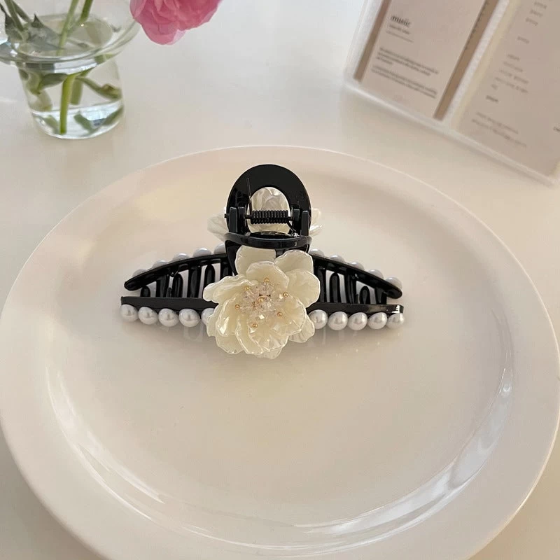 Shell Flowers Studded Hair Claw - Image 4