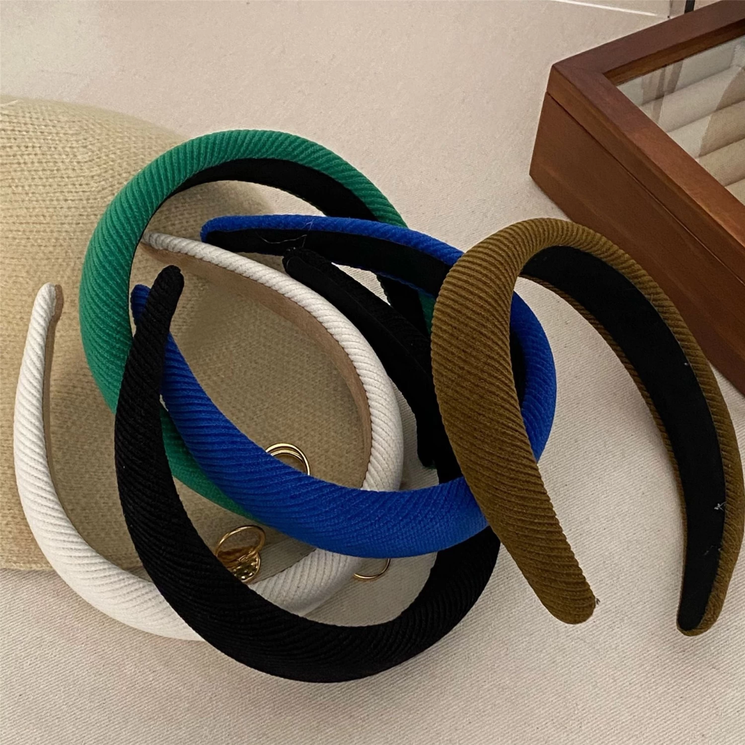 3-cm Wide Thinly Padded Plain Corduroy Headband