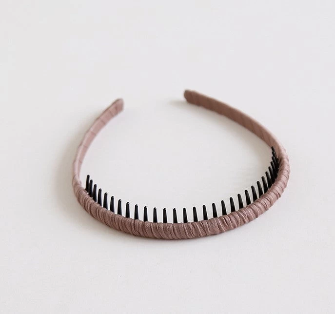 Silky Satin Ruched Headband With Teeth - Image 5