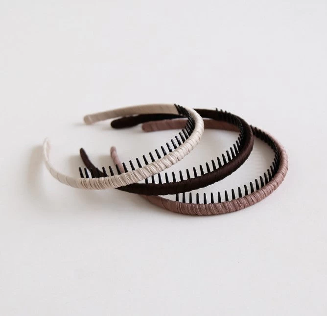 Silky Satin Ruched Headband With Teeth - Image 2