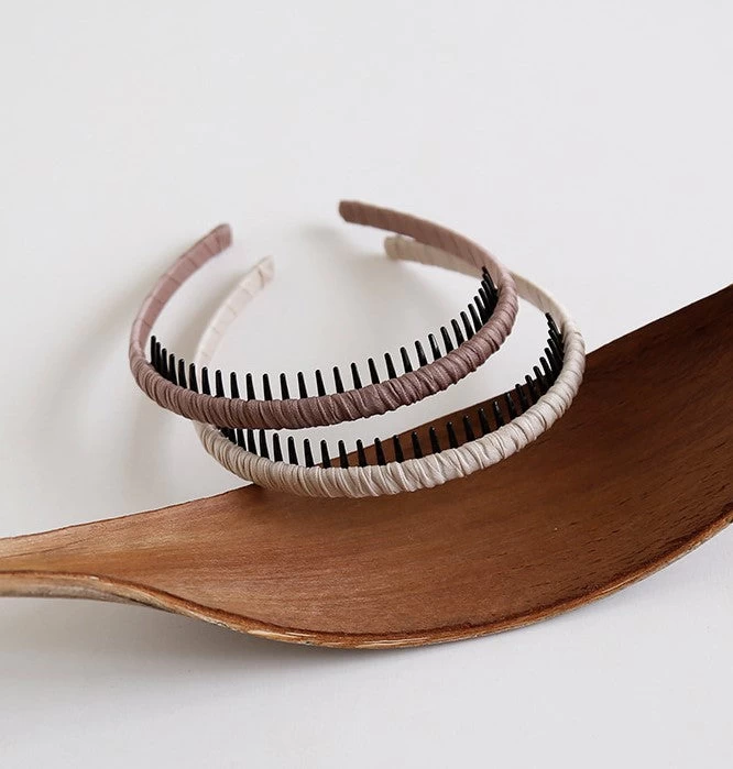 Silky Satin Ruched Headband With Teeth - Image 3