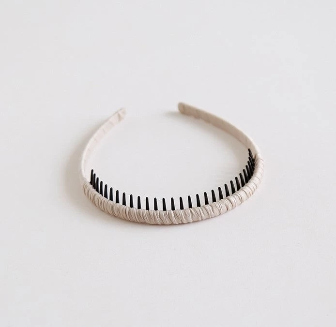 Silky Satin Ruched Headband With Teeth - Image 8