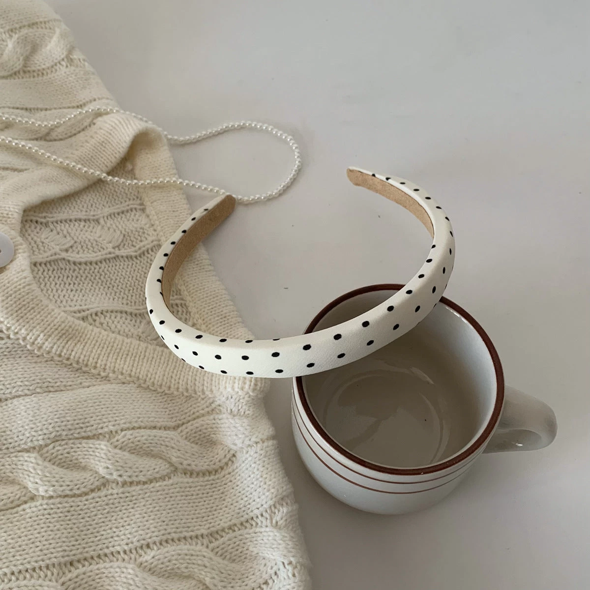 1cm Wide Printed Headband In Black White - Image 6