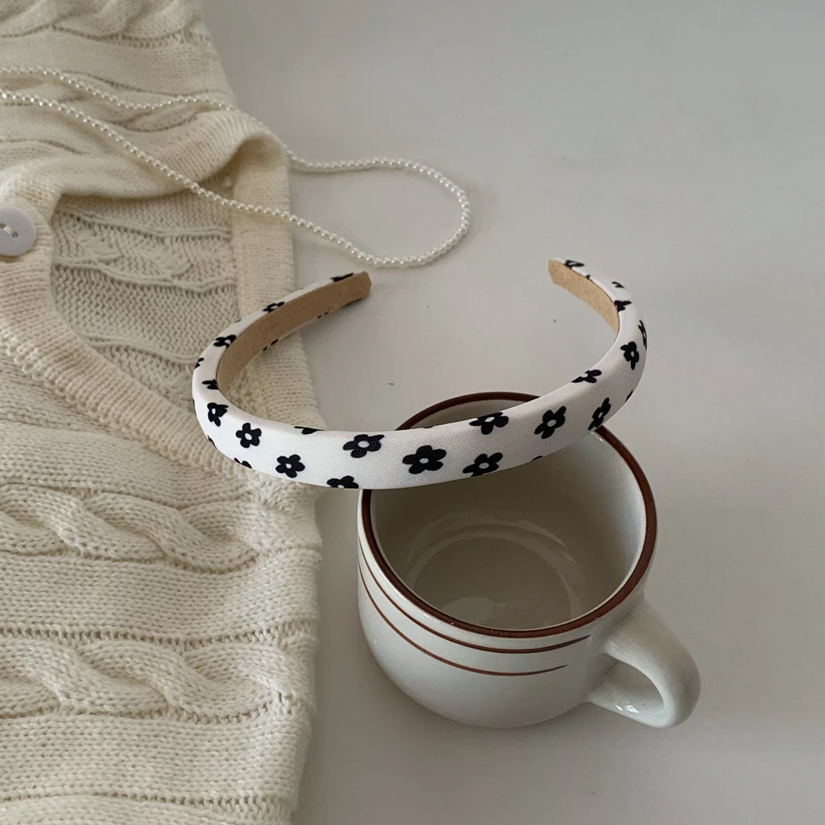 1cm Wide Printed Headband In Black White - Image 8