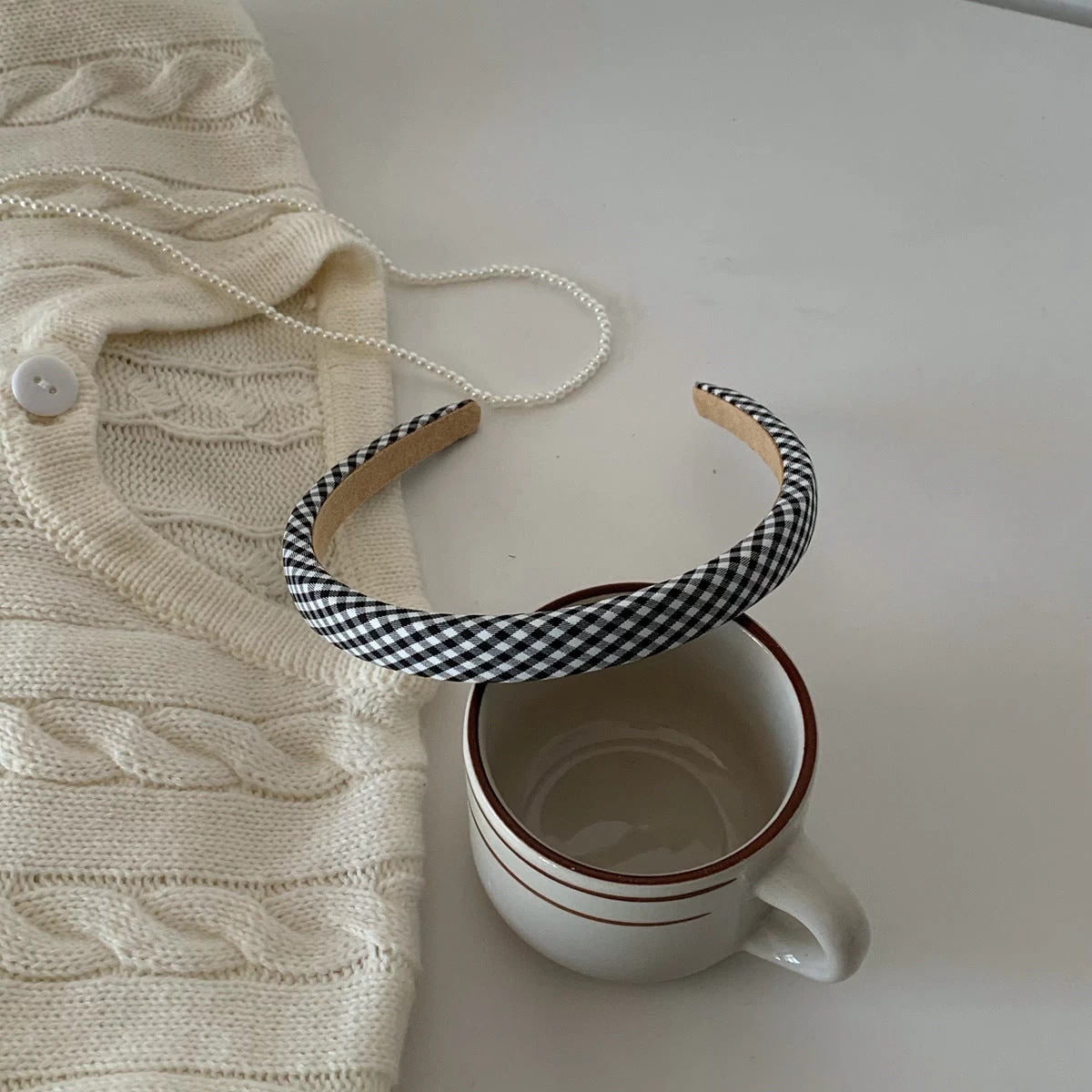 1cm Wide Printed Headband In Black White - Image 4