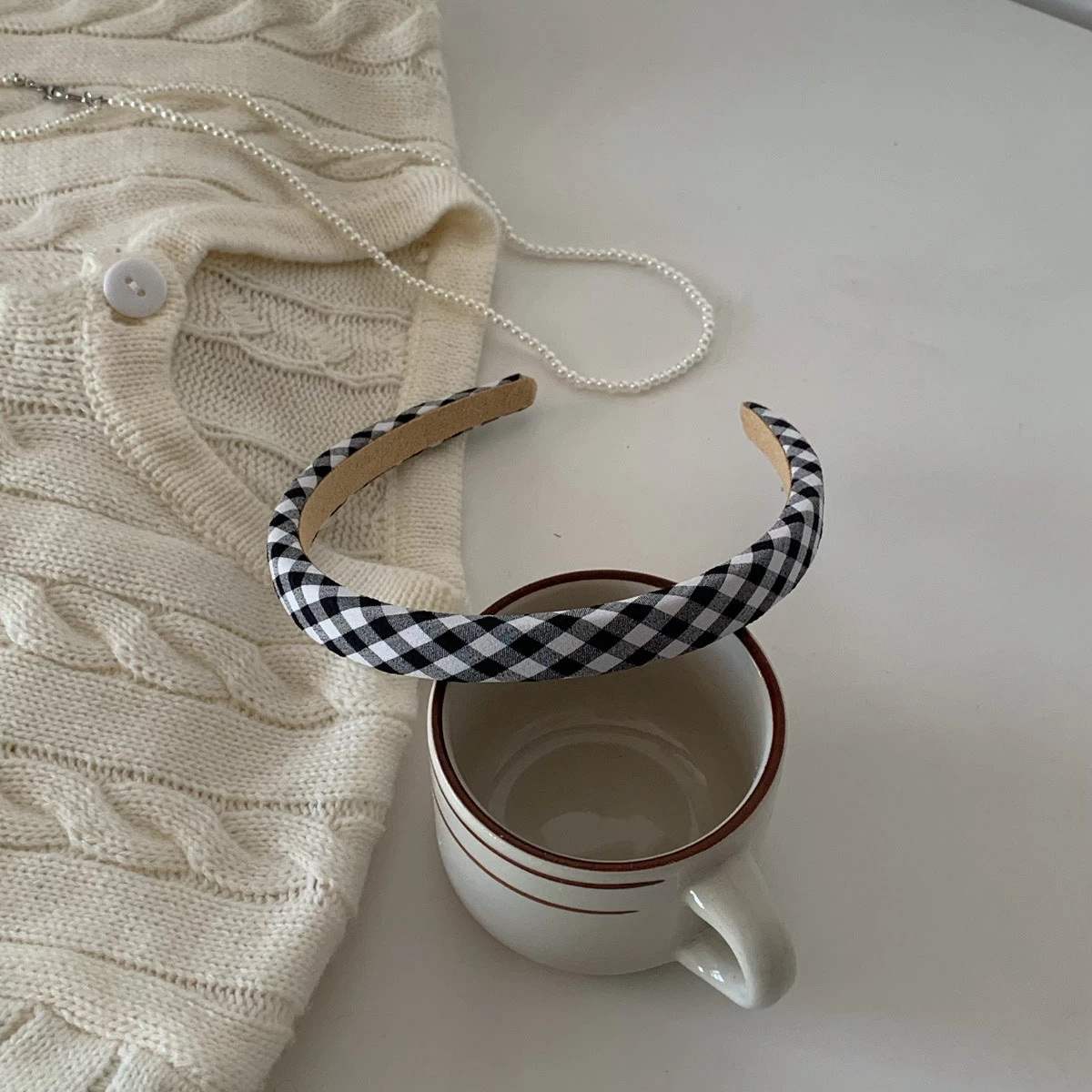 1cm Wide Printed Headband In Black White - Image 5