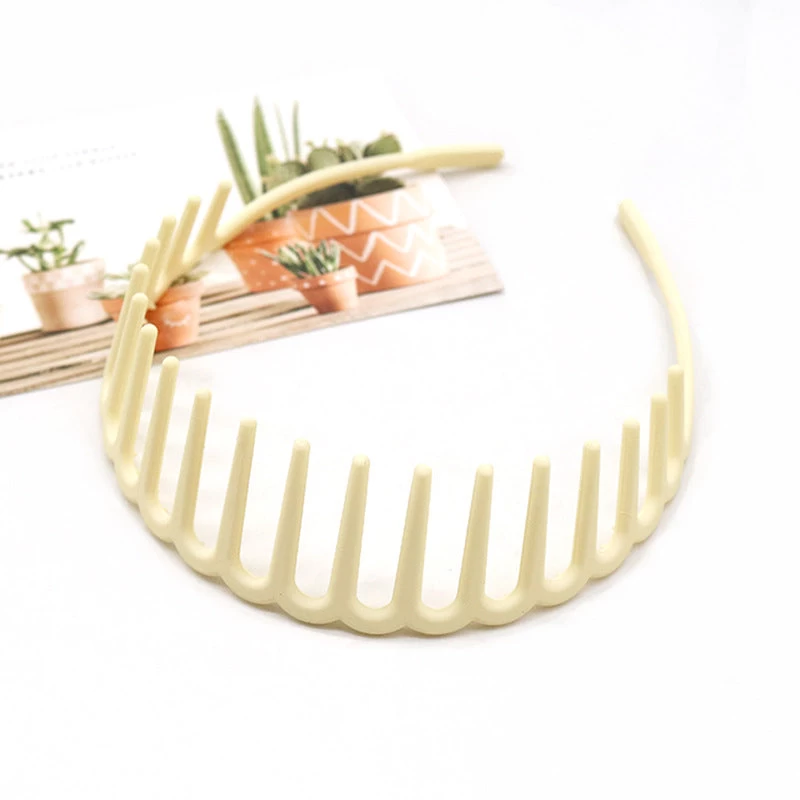Acrylic Headband With Long Teeth - Image 13