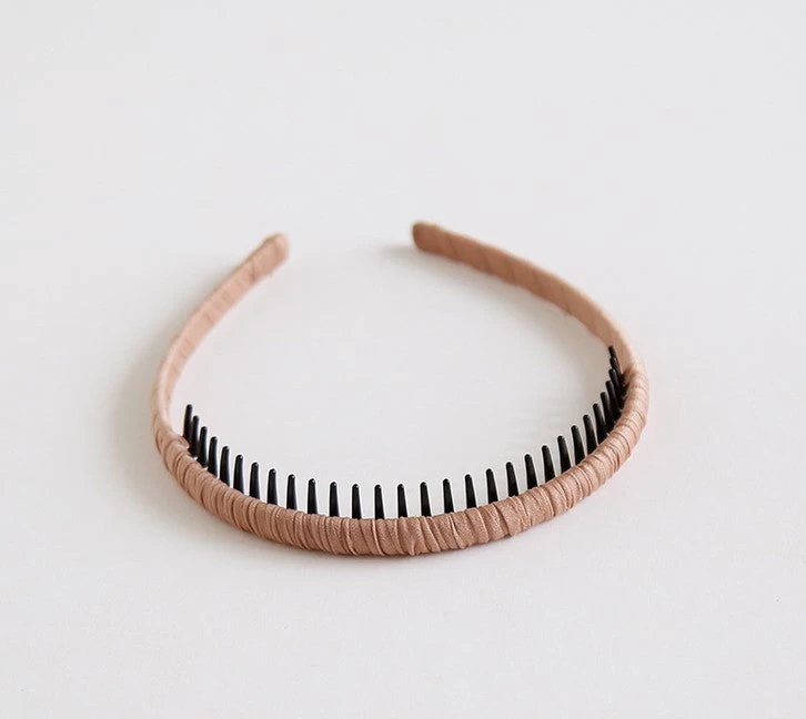 Silky Satin Ruched Headband With Teeth - Image 6