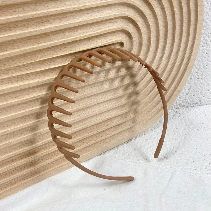 Acrylic Headband With Long Teeth - Image 5