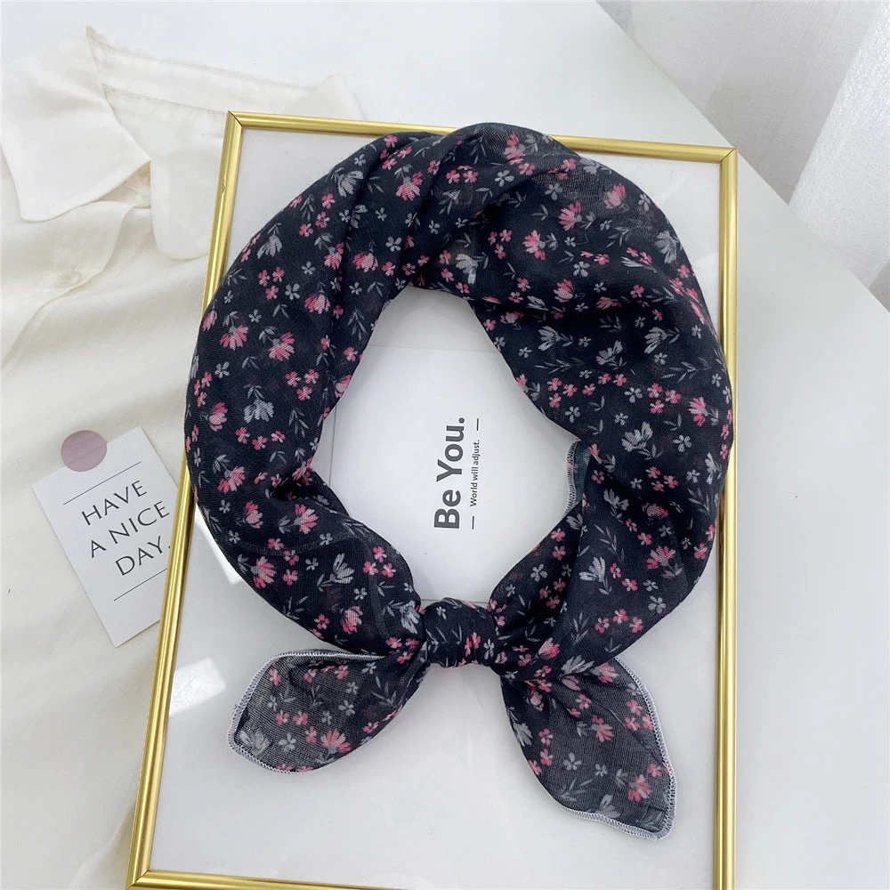 Flowers Print Square Scarf - Image 17